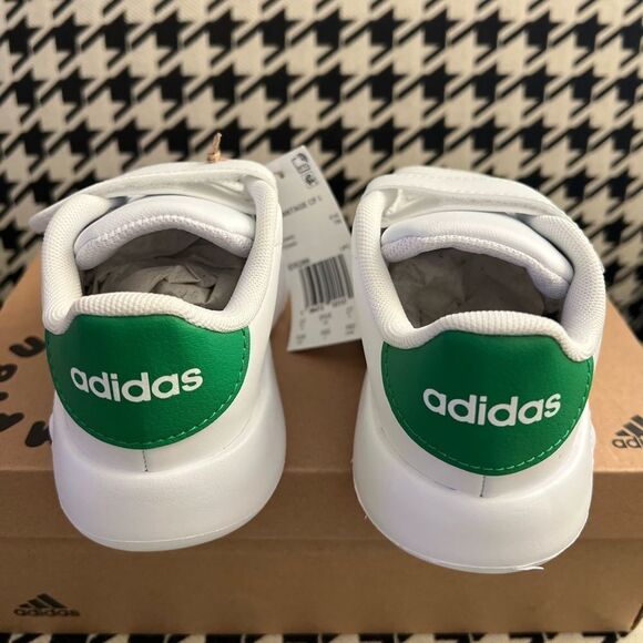Adidas Advantage Toddler Shoe- Size 10K - Picture 5 of 8
